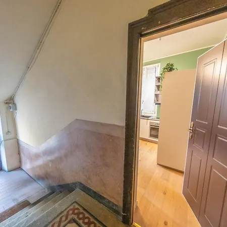 Solari Apartment, In Design Area, Near Tortona District, アパート ミラノ