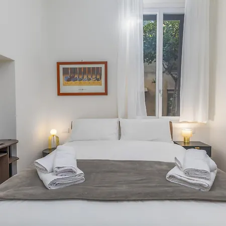 アパート Solari Apartment, In Design Area, Near Tortona District, ミラノ