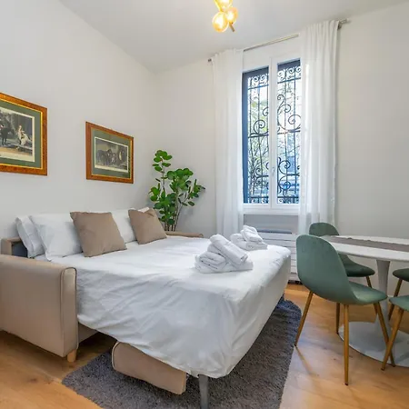Solari Apartment, In Design Area, Near Tortona District, ミラノ