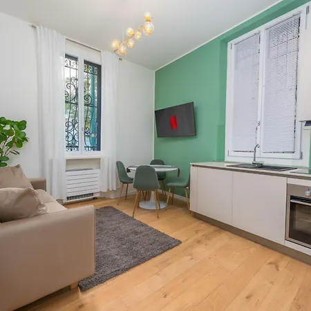 Solari Apartment, In Design Area, Near Tortona District, ミラノ